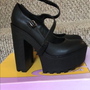 Lug Heel Mary Janes